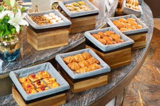 The Ritz-Carlton Jakarta, Pacific Place - 5