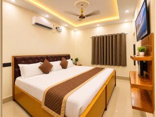 MateShri Palace Ayodhya - A Peaceful Stay Near Shri Ram Janmabhoomi, Hanuman Garhi & Ayodhya Spiritual Heritage Comfortable Family Rooms, Wi-Fi & Easy Access to Major Temples - 4