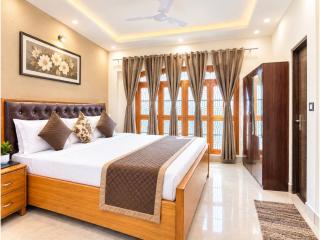 MateShri Palace Ayodhya - A Peaceful Stay Near Shri Ram Janmabhoomi, Hanuman Garhi & Ayodhya Spiritual Heritage Comfortable Family Rooms, Wi-Fi & Easy Access to Major Temples - 6