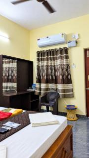 Pothigai Inn - 0