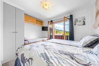 2 Ensuite Bedrooms Walk to town On Bus Route - 3