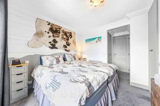 2 Ensuite Bedrooms Walk to town On Bus Route - 4