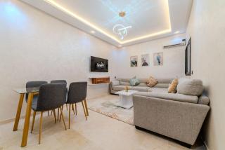 New! 2BR Cosy Stay - Hivernage- Pool View - Parking Near M Avenue & Rail - Marrakesh - 0