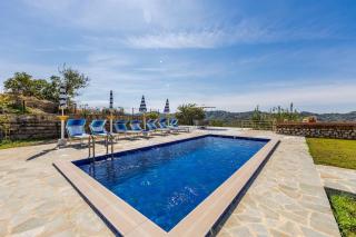 Villa Lindi 6BR Private Pool Panoramic Views - 8