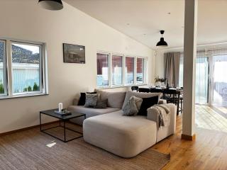 2BR Scandinavian Villa 20 Min to Stockholm - 4