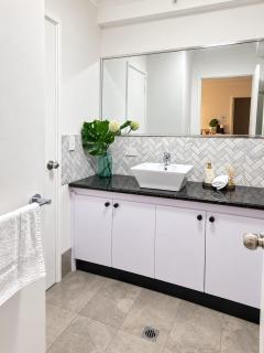 Spacious 2BR East Perth Pool Gym CATBus CBD Optus - Perth - 3