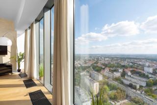 Sky Tower Apartament z Widokiem na Miasto we Wrocławiu by Renters Prestige - 6