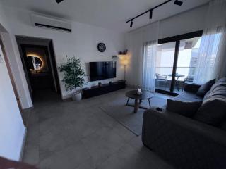 the LOFT - Lakeview Studio - 5