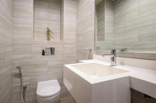 Stunning Lake View 1Bhk Retreat In Dubai - 2