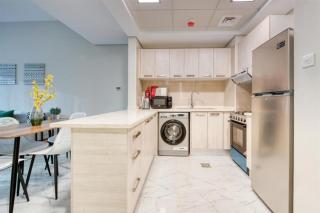 Stylish 1 Br Pool & World Class Gym - 2