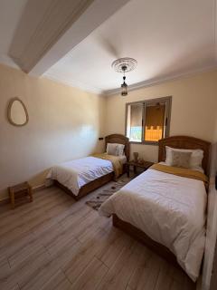 TILILI Travelers Guesthouse - 4
