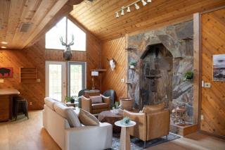Stepping Stone Mountain House - 0