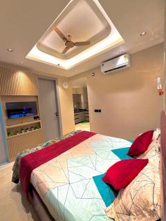 The Perch 14th- Cozy 1BHK Studio-City View-In Mall - 5