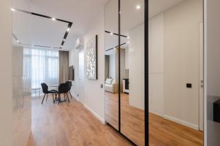 7-122 Novopecherski Lypky, Verkhogliad 12, Kyiv centre, panoramic city view, 15 kW backup power, Petrovdom Apartment - 1