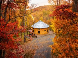 Shenandoah Yurt: Hot Tub~Wood Stove~WiFi~EVcharger - 9