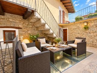 Independent Stone House with Lake View - 5