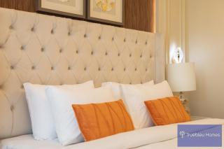 Spacious 1BR Burj Views Downtown - Dubai - 3