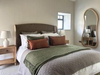 The Lodge - 7