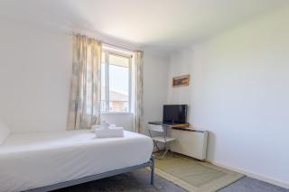 Homely 1 Bedroom Apartment in Beckton With Parking - London - 7