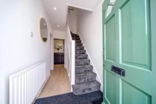 New 3BR House - Parking - Near CBS Arena - UHCW - 1