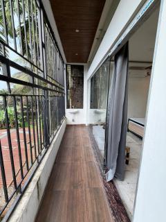 The balcony nest - 3