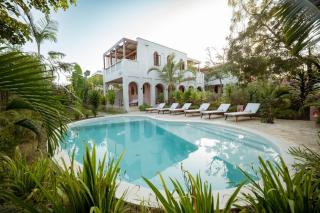 Waridi South | Coral House| 4BR Coastal House - 0