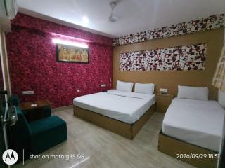 Hotel Kunwar Grand Plaza - 0