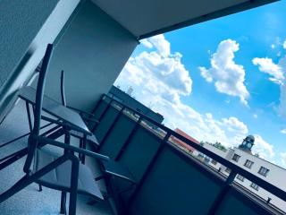 E1 Luxury OldTown Apt - 2x Parking, Foodstore, PCscreen, Netflix, Unlimited Music, Crib, BabyChair, FastWifi, Aircon - 1