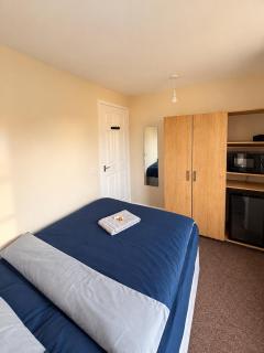 Easy Stay Budget Rooms - 1