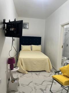Enjoy a comfortable and private stay in this cozy double room, perfect for two g - 9