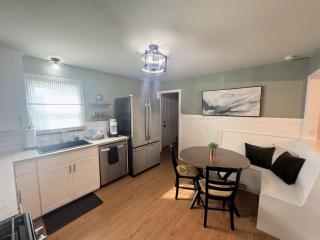Home Sweet Home 3BR · King · Fenced Yard · TU/Expo - 6