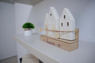 Modern & Cozy w Balcony, Near AFI Mall - 2