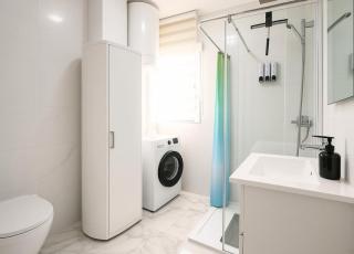 ICON Beach Apartment - 1 Min to Beach & Free Garage - 5