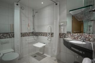 Holiday Inn London Brentford Lock by IHG - 2