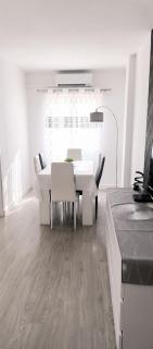 ICON Beach Apartment - 1 Min to Beach & Free Garage - 4