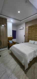 4 Bedroom and 2 living room with kitchen at VGC - 1