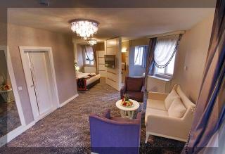 Manhattan Hotel - 1