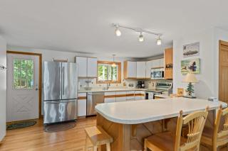 Waterfront 4BR Lake House l Private Dock & Views - 8