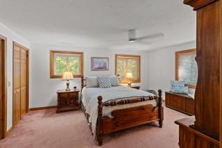 Waterfront 4BR Lake House l Private Dock & Views - 6