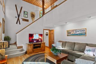 Waterfront 4BR Lake House l Private Dock & Views - 2