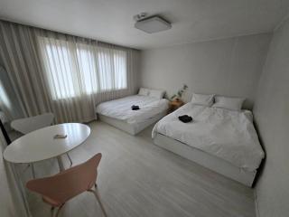 High Street Guest House - 3