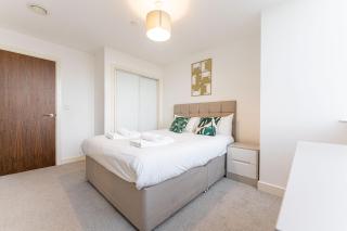 Pet-friendly 1BR Apt sleeps 4 in BMH Centre with Parking - 3