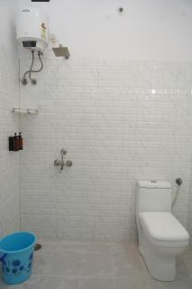 Sarayu Homes New navratan Near celebration mall - 4