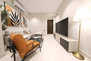 Spacious 2BR Apt, Al Salamah, Great Location - 4