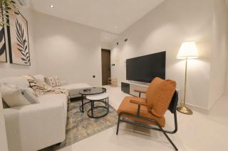 Spacious 2BR Apt, Al Salamah, Great Location - 3