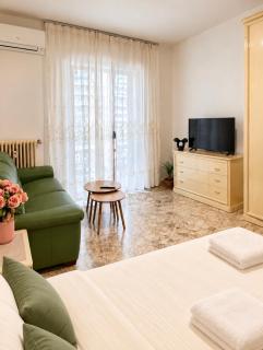 Comfortable Rooms 6 Minutes from the Sea - 7