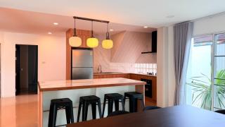 Private Pool Villa in Chiang Mai 4 Bedrooms and 5 Bathrooms - 2