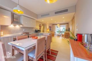 Ollystays Seaview Mangroovy 2BR, Beach & Pool Free Access - 1