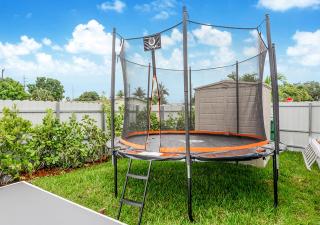 Family 5BR Miami Resort Pool, Sports & BBQ Oasis L04 - 7