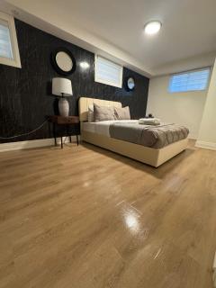 Elegant Trinity Bellwoods 1BR2BA Parkside Retreat - 7